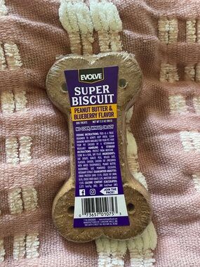 REVOLVE Super Biscuit Peanut Butter & Blueberry Dog Treat - Brown